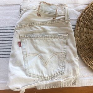 Levi’s white/blue denim short- size 27
